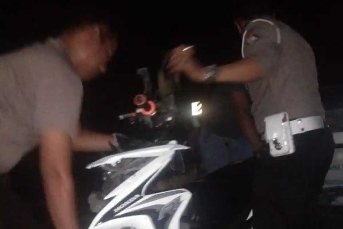 Kecelakaan Maut Tadi Malam, Seorang Pemotor Tewas, Tabrakan Adu Kambing Motor Satria FU dengan Vario