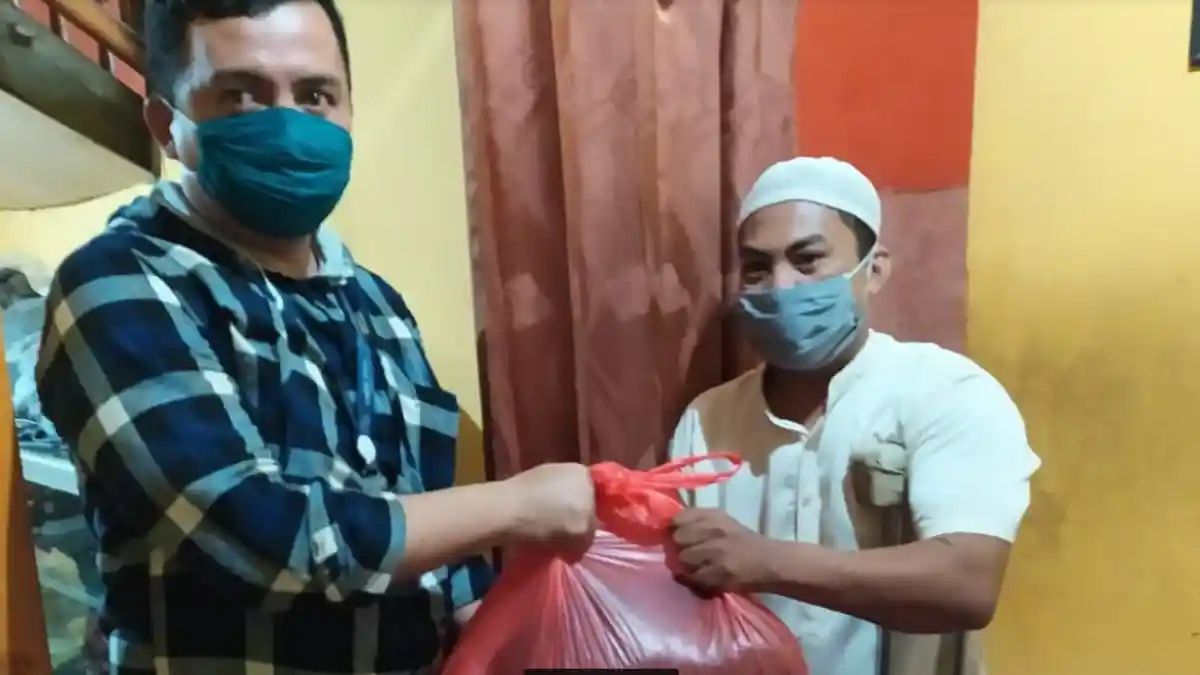 Jelang Lebaran, PerDIK Kembali Salurkan Paket Sembako untuk Difabel Lansia
