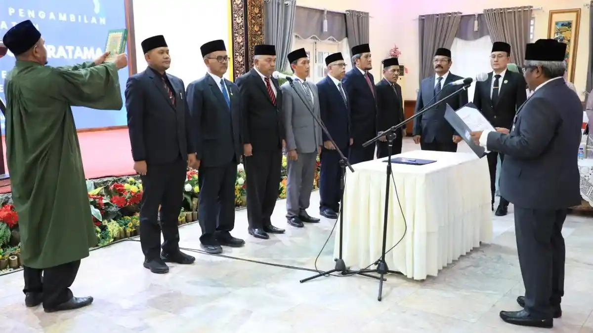 Aceh Utara Miliki Dinas Baru, Dilantik Pj Bupati Mahyuzar Bersama Delapan Pejabat Lain