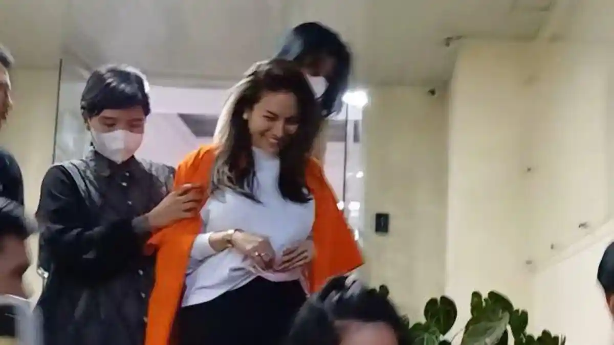 UCAPAN Nikita Mirzani ke Musuhnya Usai Pakai Baju Oranye, Tetap Santai: Sesuai Kemauan Lu