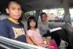 Chris John Bersama Istri dan Anaknya