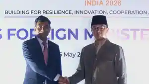 Menlu-Sugiono-Tiba-di-India_4.jpg