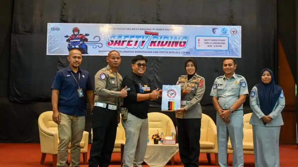 Puluhan Karyawan Semen Padang Group Ikuti Kampanye Safety Riding