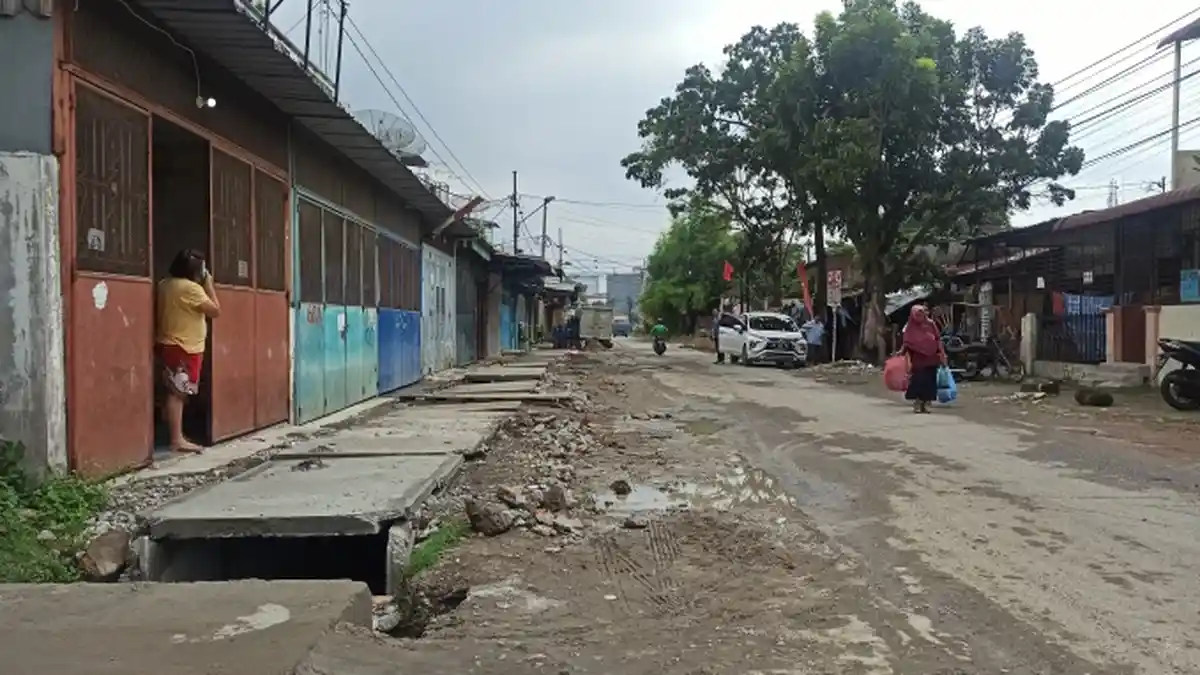Lagi-lagi Proyek Drainase Pemko Medan Dikeluhkan Warga, Beton Penutup Asal Jadi