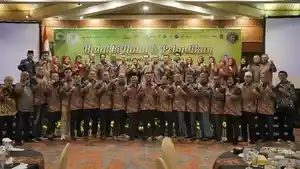 halal-bihalal-IKAFEB-Unand-Riau.jpg