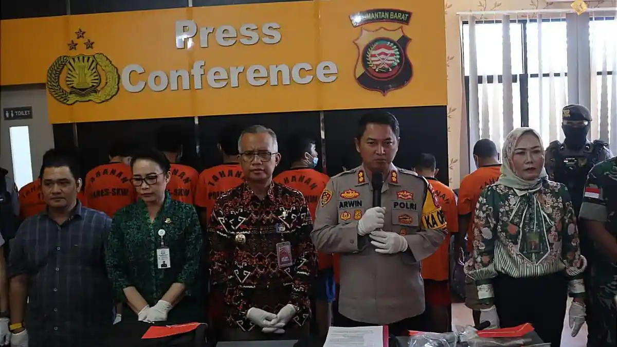 Kapolres Singkawang dan Forkopimda Kota Singkawang gelar Press Conference Kasus Narkotika 4,052 Kg