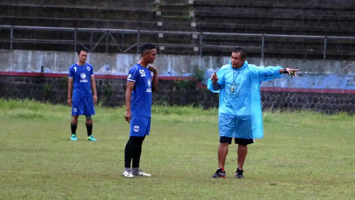 Subangkit Tak Akan Instruksikan Pemain PSIS Parkir Bus di Markas Pusamania
