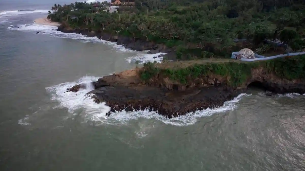 Wisata Pantai dan Teras Kaca Karapyak Valley Pangandaran, Alternatif Liburan Akhir Tahun