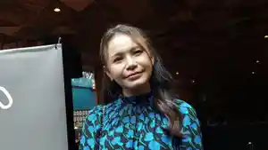 PENYANYI-ROSSA-Rossa-kini-mengembangkan-minat-baru-menjadi-produse.jpg