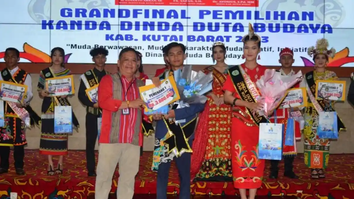Febrio dan Anita Fitri Dinobatkan Jadi Kanda dan Dinda Duta Budaya Kubar 2023