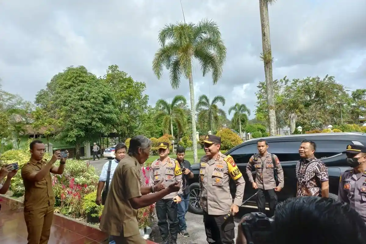 Kapolda Kalbar Turun Langsung Cek Pos Pengamanan dan Pelayanan Nataru di Kabupaten Sintang