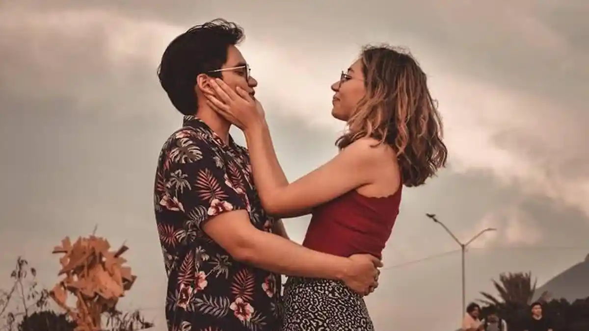 Apa Arti Kata HMU? Singkatan Bahasa Inggris Dipakai saat Chatting di Snapchat, WhatsApp & Instagram