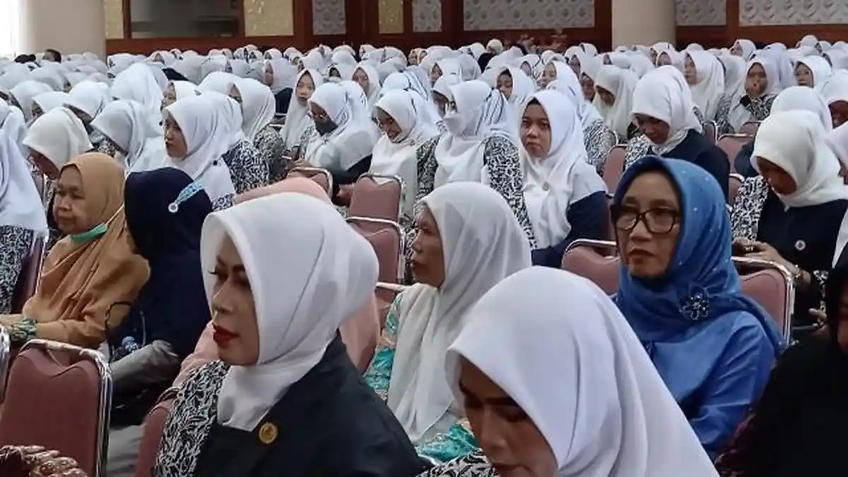 1.060 Bidan di Kukar Diminta Turunkan Angka Kematian Ibu dan Bayi