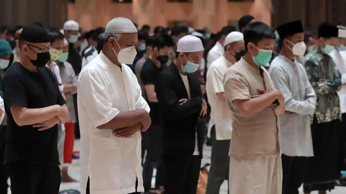 Panduan Tata Cara Shalat Tarawih dan Witir, Dilengkapi dengan Bacaan Niat dalam Arab dan Latin