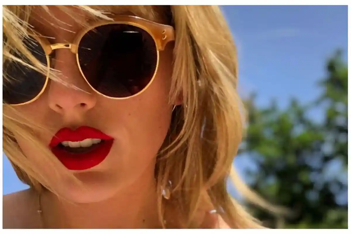 Taylor Swift Raup Rp 2,6 Triliun, Jadi Selebriti Bayaran Tertinggi di Dunia