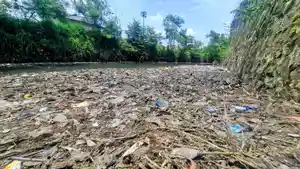 Sungai-Citepus-kembali-dipenuhi-sampah.jpg