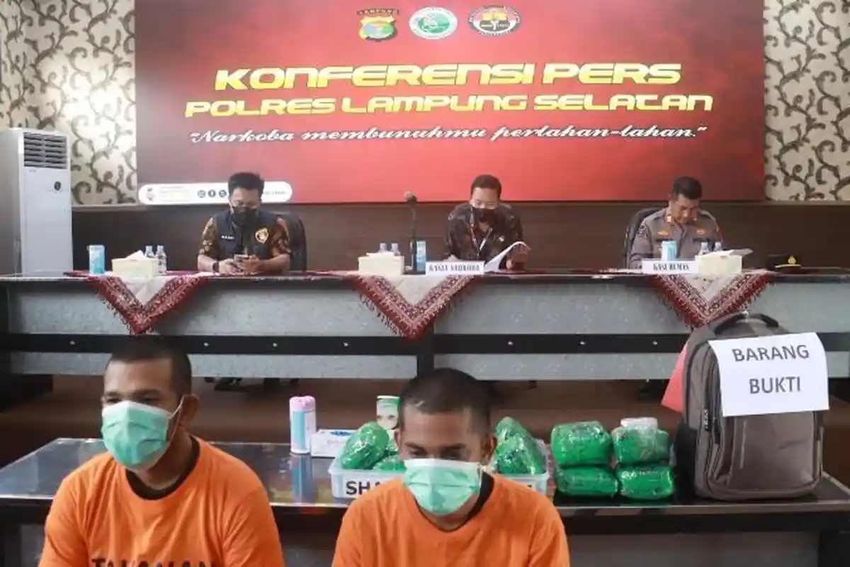 2 Kurir Sabu Bawa 11,8 Kg Sabu dalam Tas Ransel, Diperintah Antar ke Jakarta