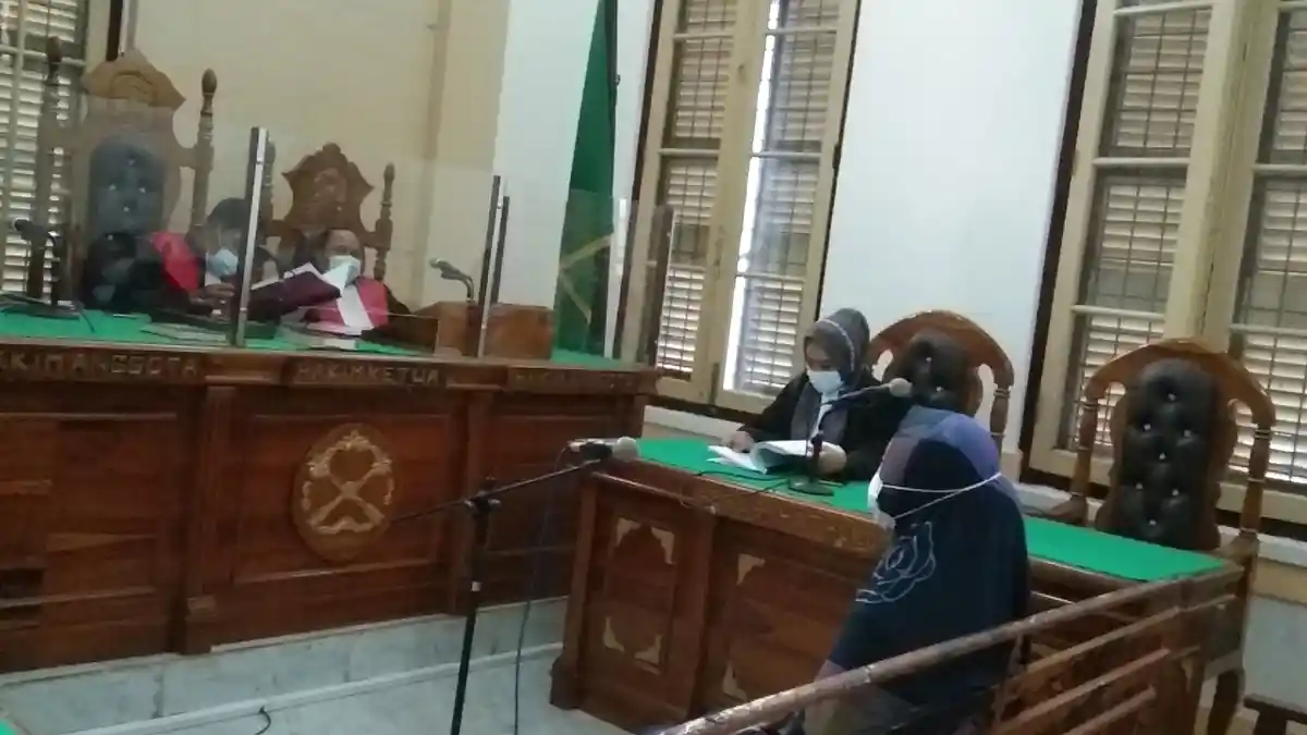 Sunat Uang Transport Nakes Selama 3 Tahun, Kapuskesmas Teluk Cuma Dituntut 20 Bulan Bui