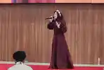 Esti Hilma Faedha Hipnotis Penonton SeIBa International Festival dengan Suara Merdunya