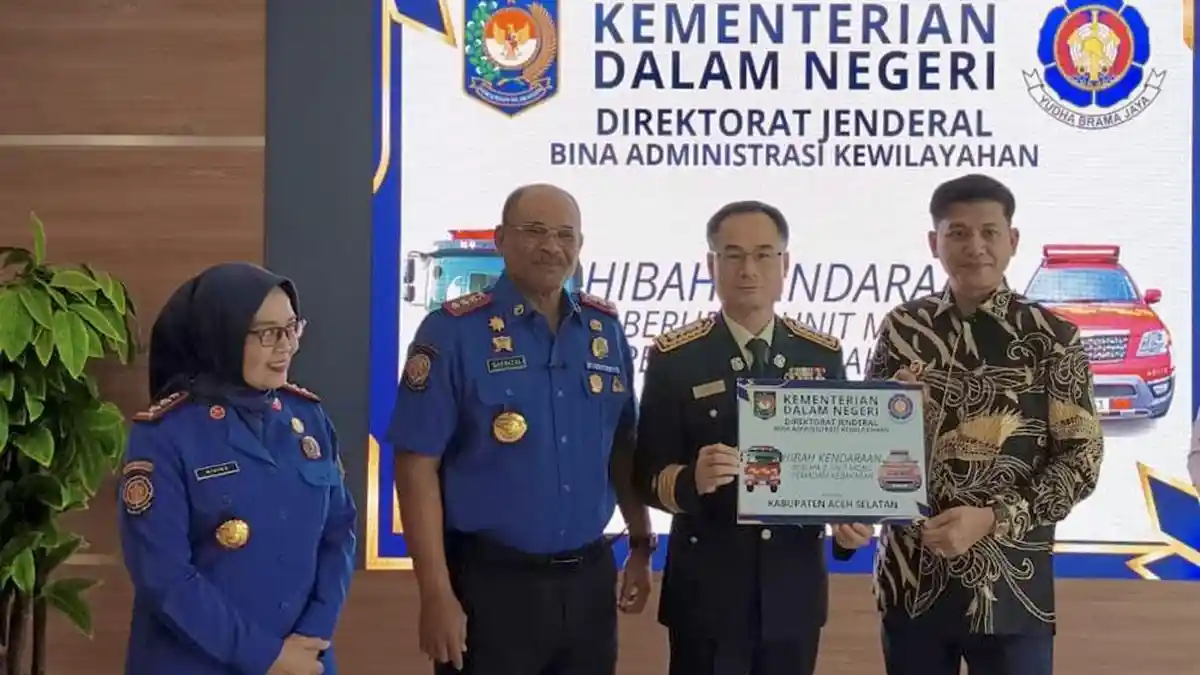 Aceh Selatan Terima Bantuan Dua Mobil Pemadam dari Kemendagri