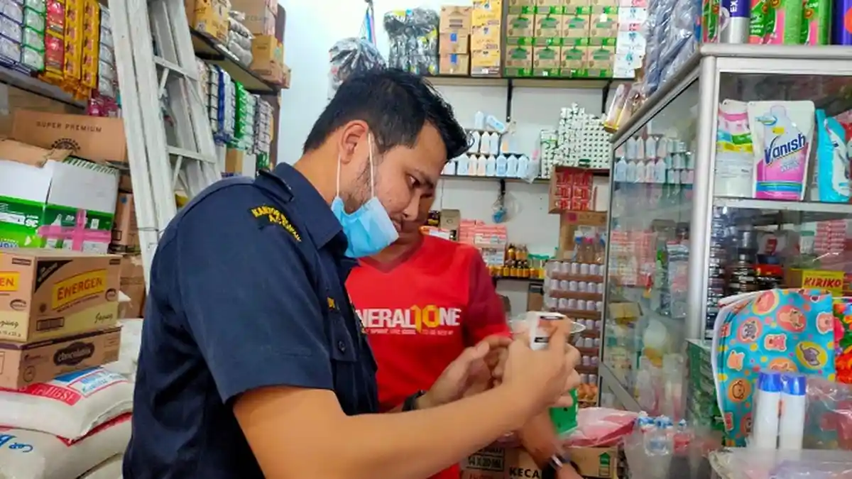 Rokok Tanpa Pita Cukai Dijual Bebas