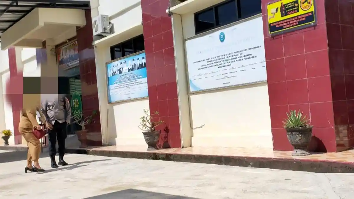 Masih Berstatus Suami Istri, Polisi & ASN Cekcok di Kantor Pengadilan Agama Pinrang Setelah Mediasi