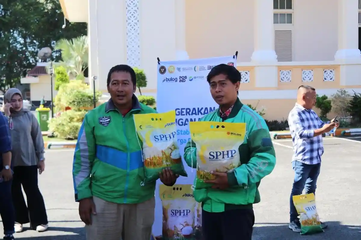 Dorong Program SPHP, PalmCo Salurkan 195 Ton Beras Murah ke 107 Titik Distribusi