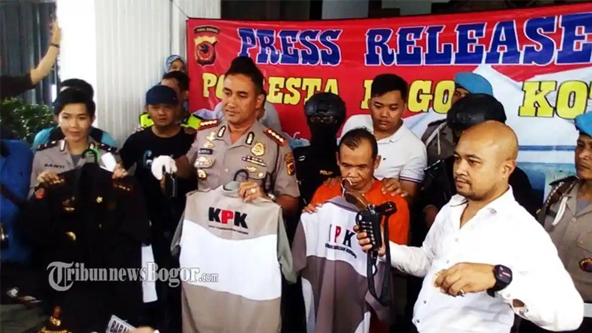 Ngaku Anggota KPK ke Calon Mertua Agar Bisa Nikahi Putrinya
