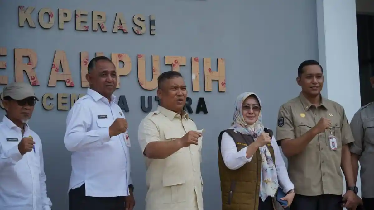 Wagub Nyanyang Tinjau Koperasi Desa Merah Putih di Natuna, Dorong Penguatan Ekonomi Desa - Tribunbatam.id