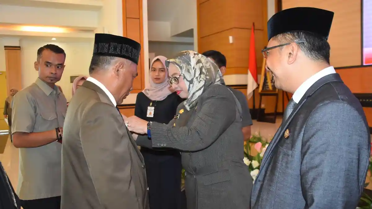 162 ASN Pemprov Sulbar Terima Penghargaan Satyalencana Karya Satya