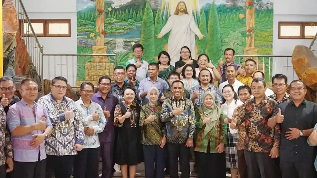 Wujud Kebinekaan, Anwar Hafid Rangkul Semua Umat Demi Kemajuan Sulteng