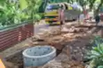 pembuatan-sumur-resapan-di-jalan-adiwarman_20211201_174946.jpg