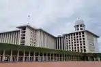 Kubah-besar-dan-kubah-kecil-Masjid-Istiqlal-Jakarta.jpg