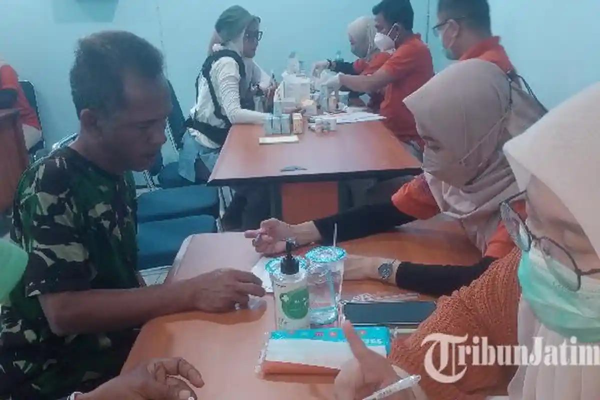 RS Grha Husada Gelar Baksos Pemeriksaan Gratis untuk Ratusan Warga Sekitar IPA Petrokimia Gresik