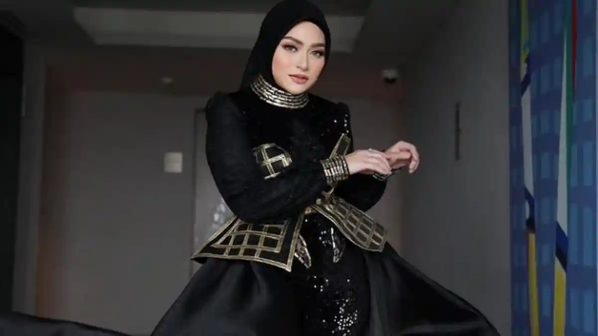 Nathalie Holscher Minta Warganet Tenang dan Tegaskan Statusnya Masih Janda
