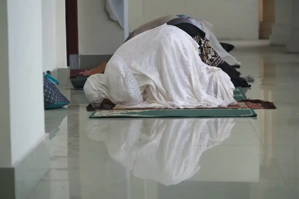 Bacaan Niat Salat Sunah Tahajud, Lengkap dengan Doa Setelah Salat