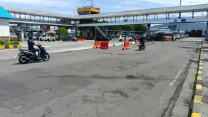 Suasana-lenggang-di-Pelabuhan-Gilimanuk-Jembrana-pada-hari-pertama-musim-libur-panjang.jpg