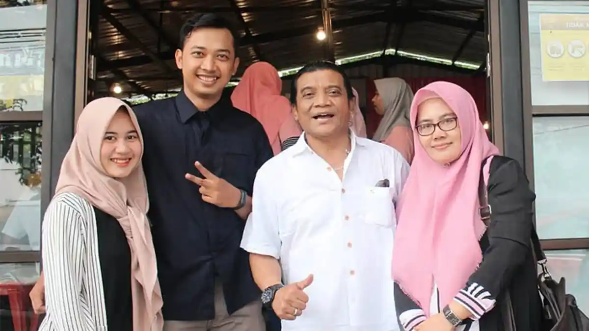 Potret Enny Suwinawati Anak Didi Kempot dan Kekasih, Pekerjaan Calon Menantu Tak Sembarangan