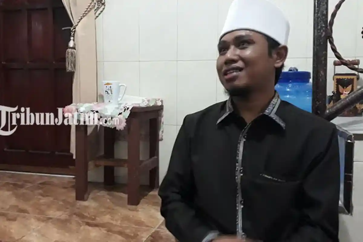 Khofifah Kunjungi Ponpes Al Qodiri Jember, Begini Penilaian Sosoknya oleh Lora Fadil