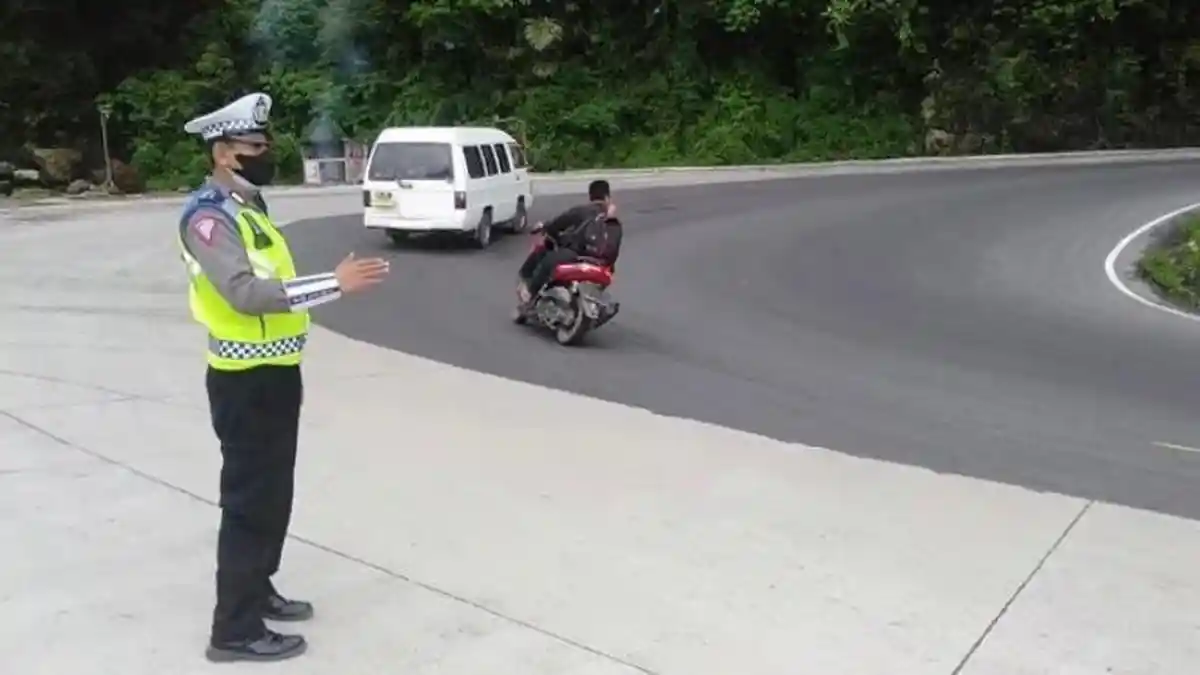 H-2 Tahun Baru 2023, Situasi Arus Lalu Lintas di Jalur Medan-Berastagi Masih Normal