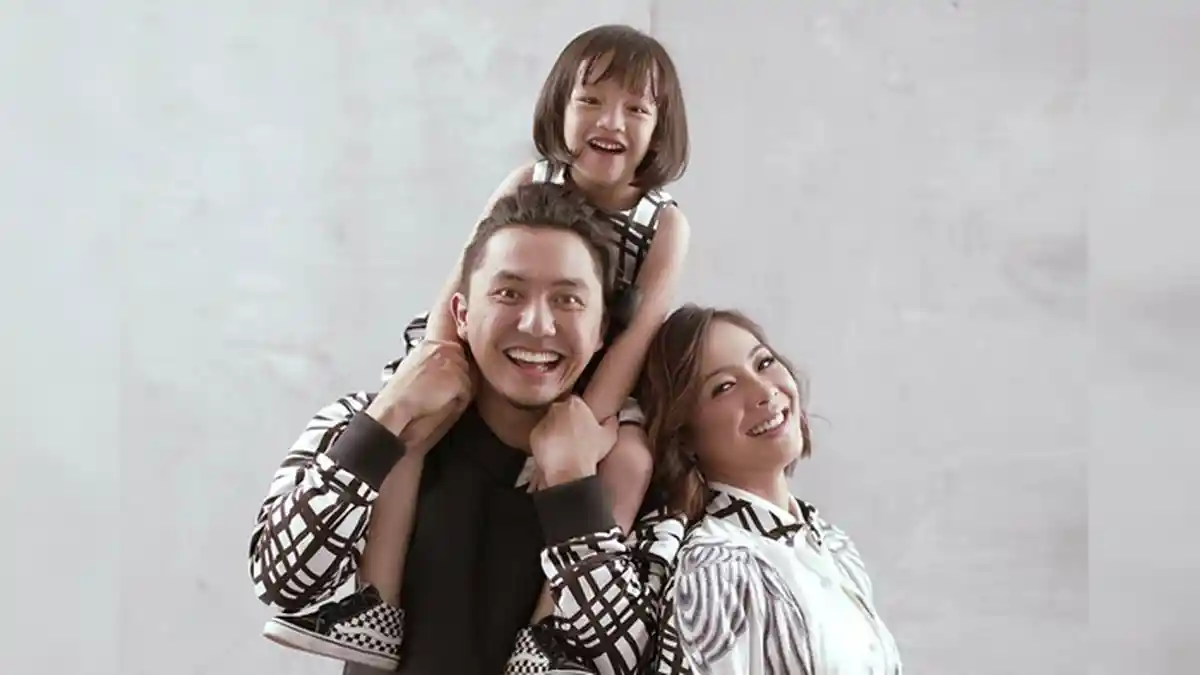Anak Omesh - Netizen Dibuat Gemes Lihat Pose Kaki Embun, Dian Ayu: Saya Nggak Pernah Ngajarin