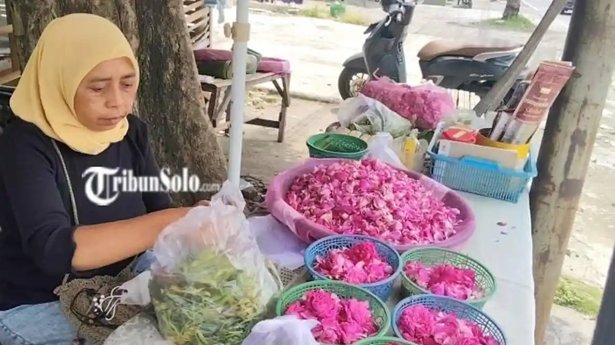 Bunga Tabur Laris Jelang Ramadan, Harga di Karanganyar Rp5 Ribu–Rp600 ...