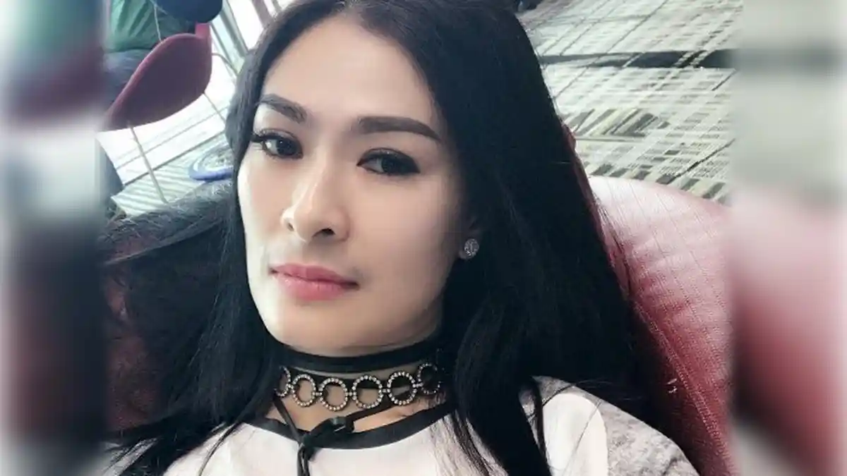 Iis Dahlia Banjir Cibiran Gara-gara Posting Foto Tanpa Riasan
