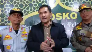 Eko-Suwanto-Kasatpol-PP-DIY-dan-Dishub-DIY-kunjungi-posko-mudik-lebaran-di-Prambanan.jpg