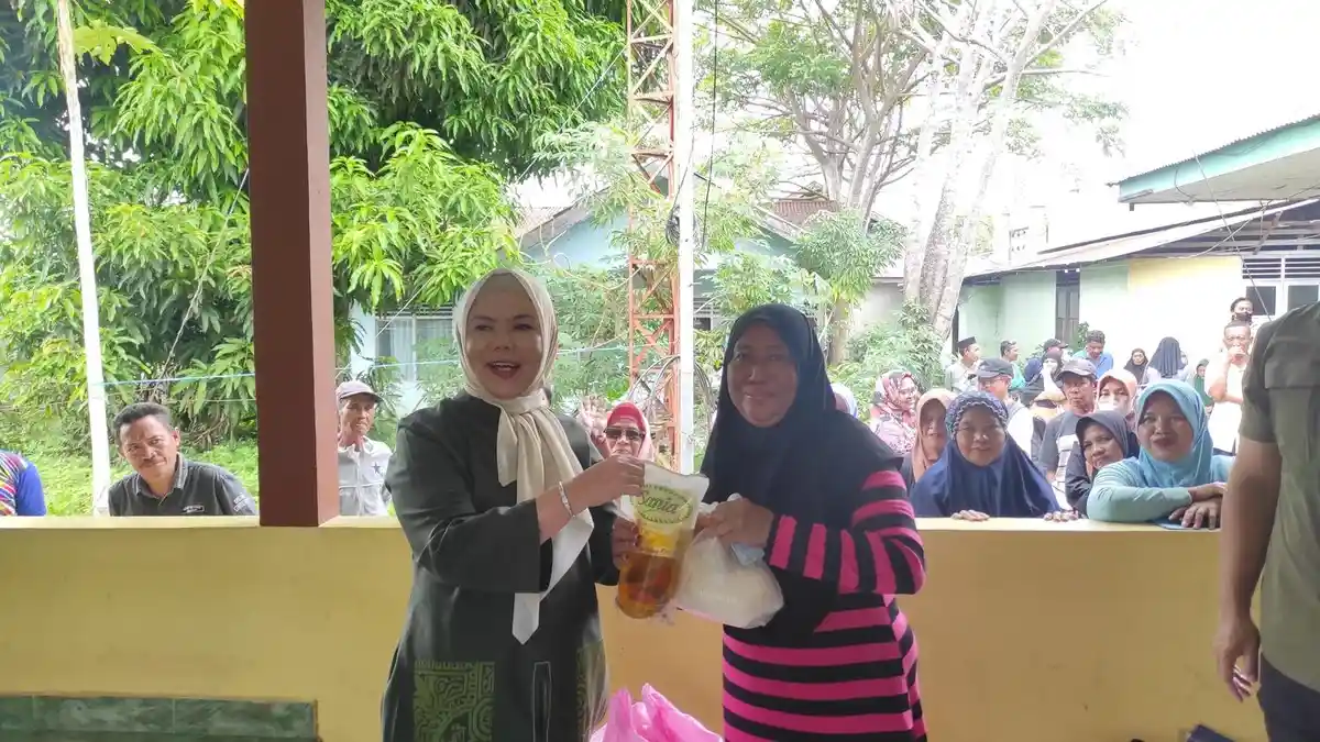 Wakil Gubernur Gorontalo Salurkan Ribuan Bantuan untuk Pelaku UMKM