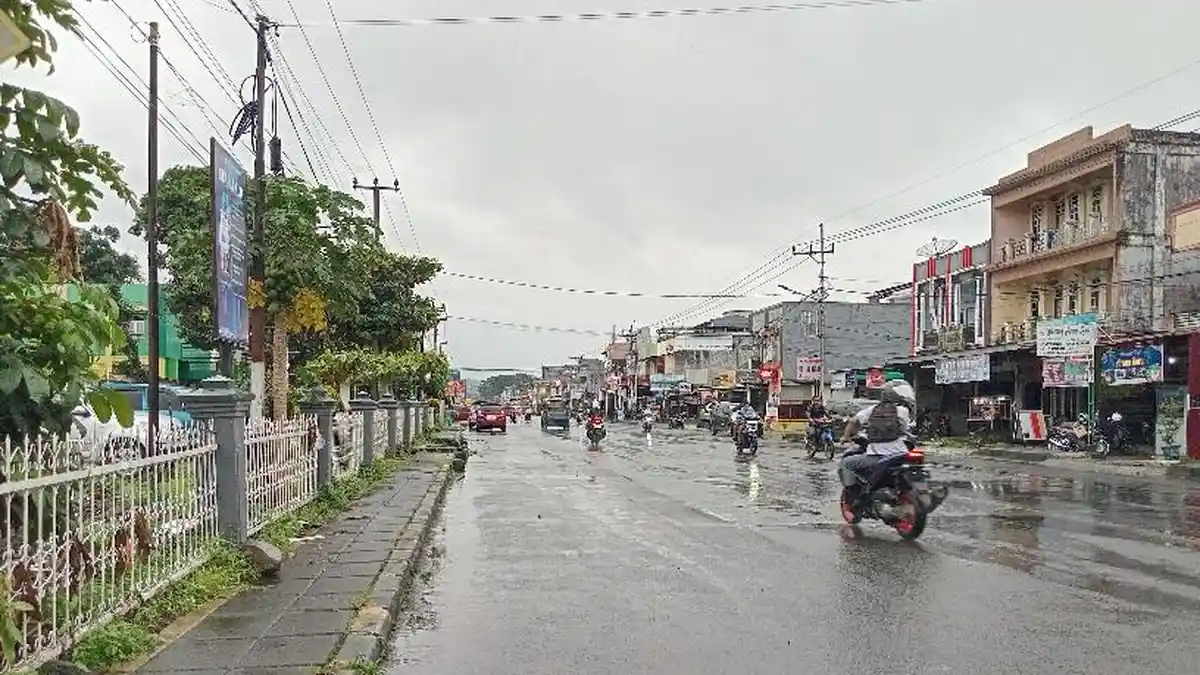 Prakiraan Cuaca Kepahiang Bengkulu Minggu, 23 November 2025, Berawan dan Hujan