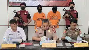 kapolres-Halteng-AKBP-Aditya-Kurniawan-merilis-hasil-operasi-penangkapan.jpg