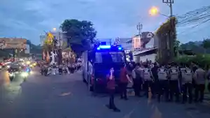 Sejumlah-petugas-gabungan-dari-Polda-SJKJHKJHK.jpg