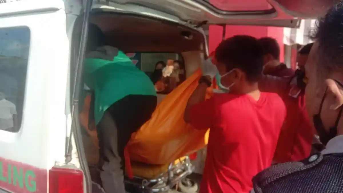 Video: Proses Evakuasi Jenazah WA yang Tewas Dibunuh Suami