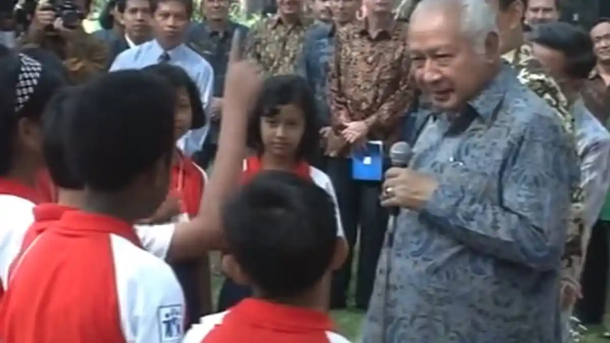 Beredar Video Anak SD Lontarkan Pernyataan pada Soeharto, Netizen Dibikin Kagum Sekaligus Berdebar